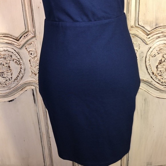 Lush Simple But Detailed Spaghetti Cross Strap Backless Double Knit Dress Size S - Picture 3 of 9